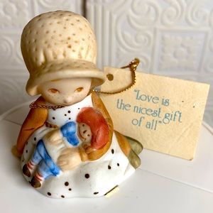 Precious Moments “Love is the nicest gift of all”